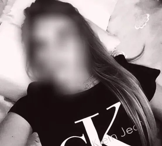Andrea, 25