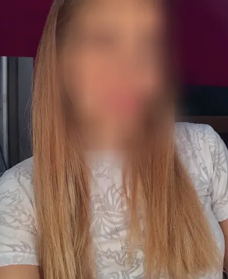 Anna, 24