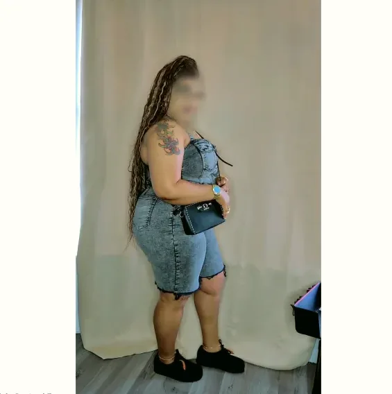Büsra, 30
