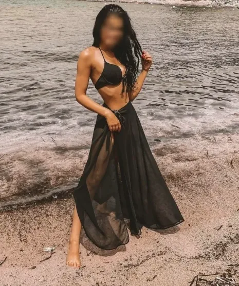 Ela, 35