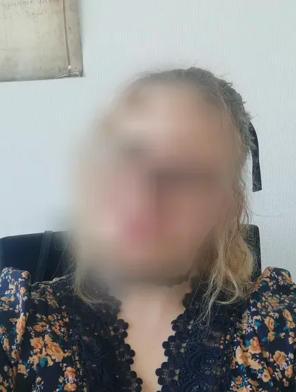 Elena, 32