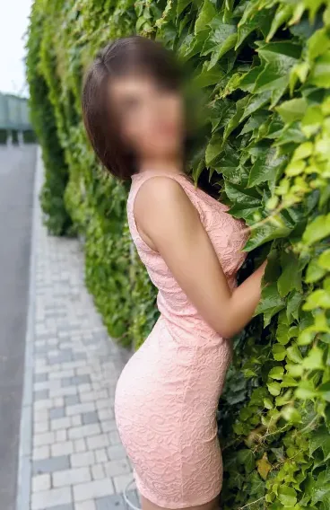 Fiona, 35