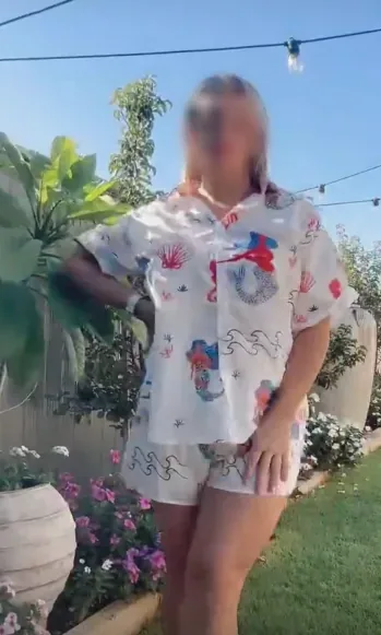 Jana, 33