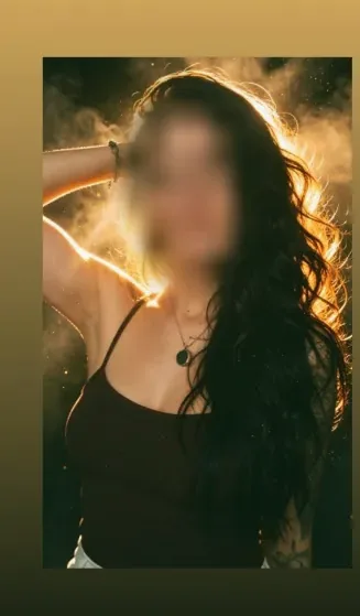 Lara, 37