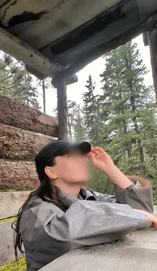 Laura, 35