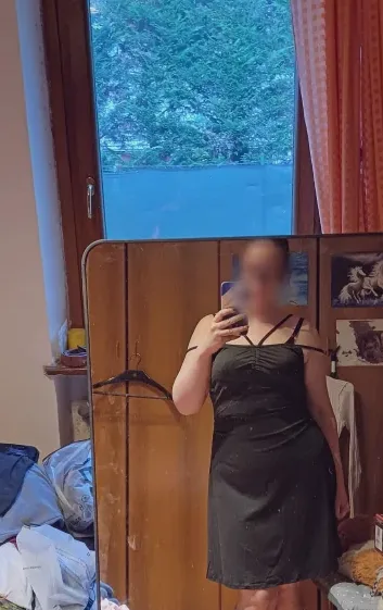 Marina, 27