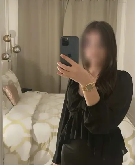 Saskia, 21