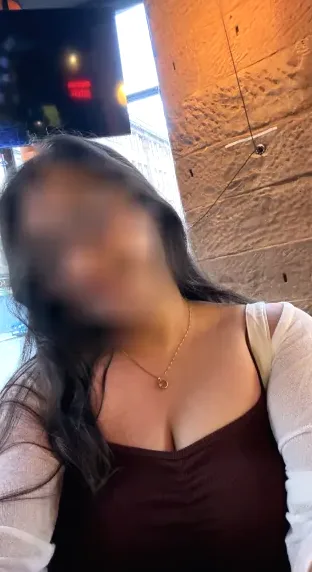 Yasmin, 24