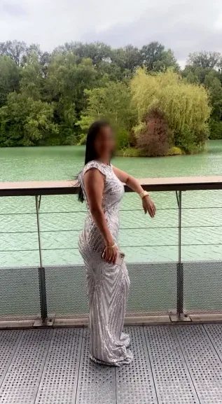Zeynep, 40